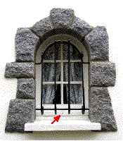 Fen&ecirc;tre montrant l'emplacement des trous d'&eacute;vacuation de l'eau